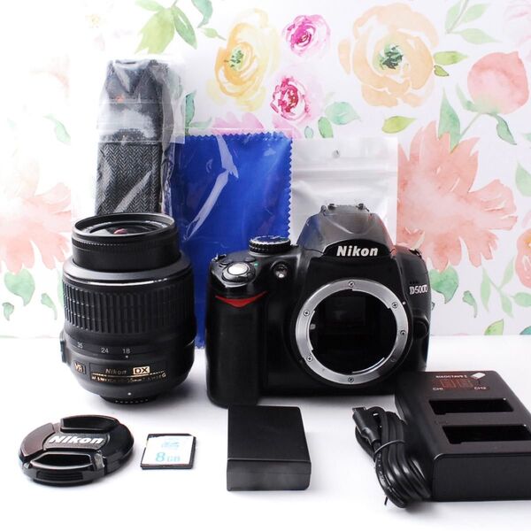 Nikon D5000 ニコン レンズキット デジタル一眼レフカメラ スマホ転送 バリアングル液晶 自撮り 初心者
