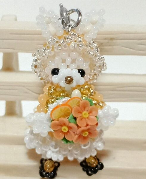 256.うさぎちゃん 小花のフルーツブーケ オレンジ 樹脂粘土 ビーズ ハンドメイド ストラップ