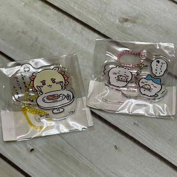 ちいかわ なんかおいしーネアクスタにもなるアクキー シーサー ちいかわ ハチワレ アクリルキーホルダー