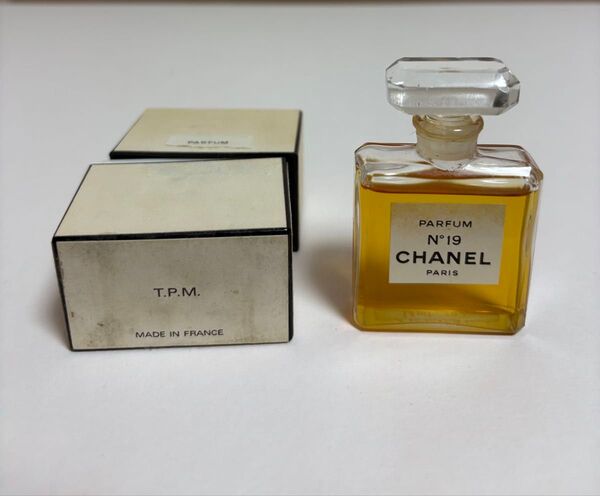 CHANEL 香水 No.19 パルファム 14ml