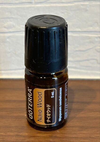 非売品【ドテラエッセンシャルオイル ナイオウッド5ml 】新品未開封