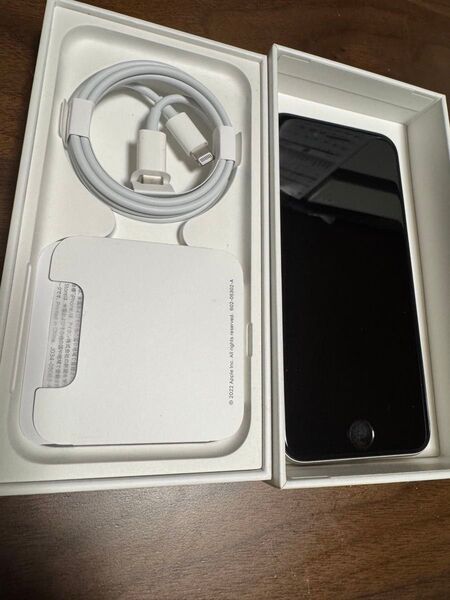 iPhoneSE 第3世代 128GB SIMフリースターライト