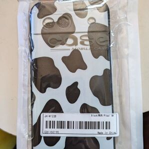 Google Pixel 8A スマホケース 白黒 牛柄