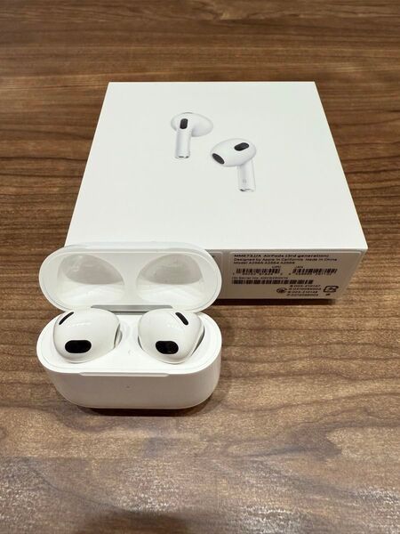 MagSafe充電ケース付きApple AirPods (第3世代) MME73J/A Lightning - USB-Cケーブル