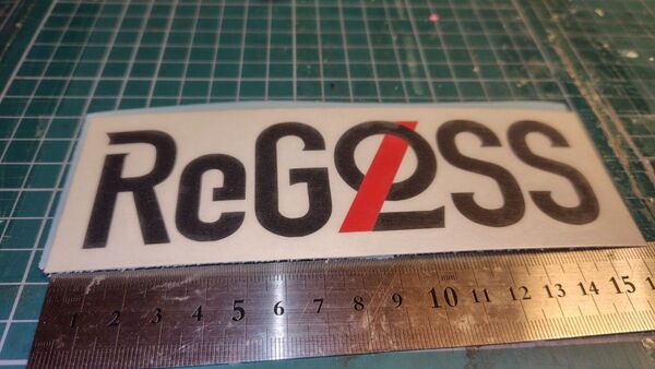 ホロライブ ReGLOSSロゴレプリカ カッティングステッカー 黒赤15センチ