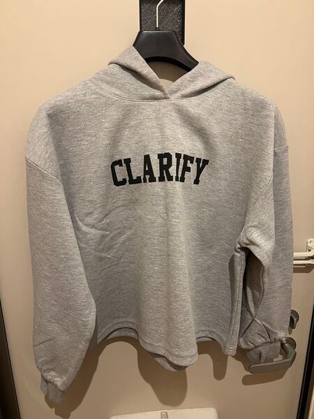 パーカー グレー CLARIFY ロゴプリント