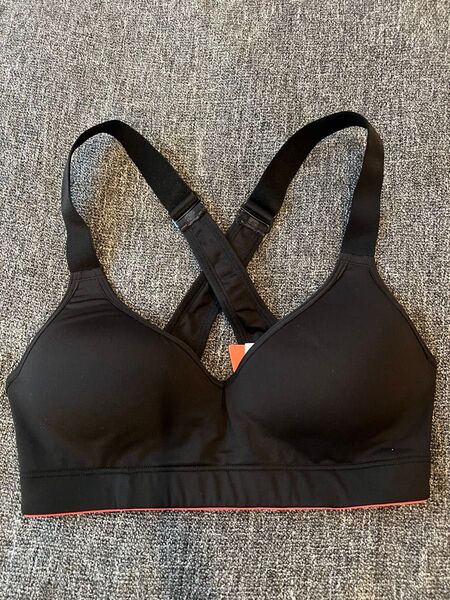 H&M スポーツブラ 未使用品