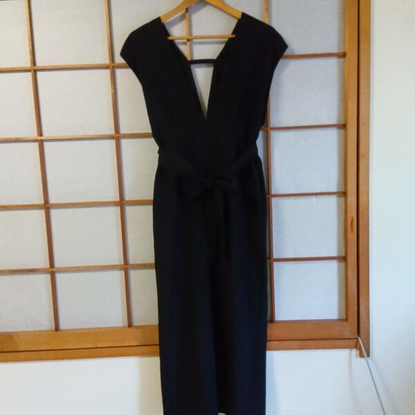 黒のジャンパースカート Vネック ベルト付きM