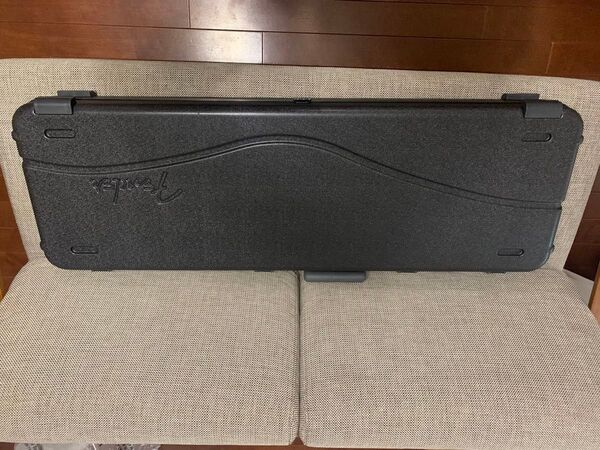 【美品】Fender ハードケース DELUXE MOLDED BASS CASE ベース
