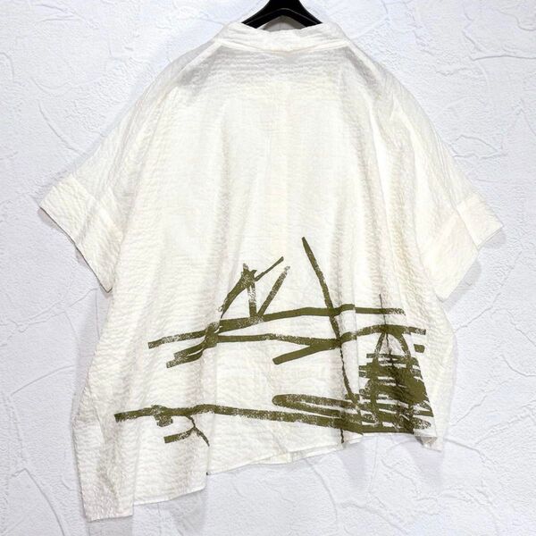 ☆極美品☆23SS 芽風 センソユニコ 変形 ブラウス アート柄 比翼 羽織り シャツ バックプリント 手洗い可 アシンメトリー