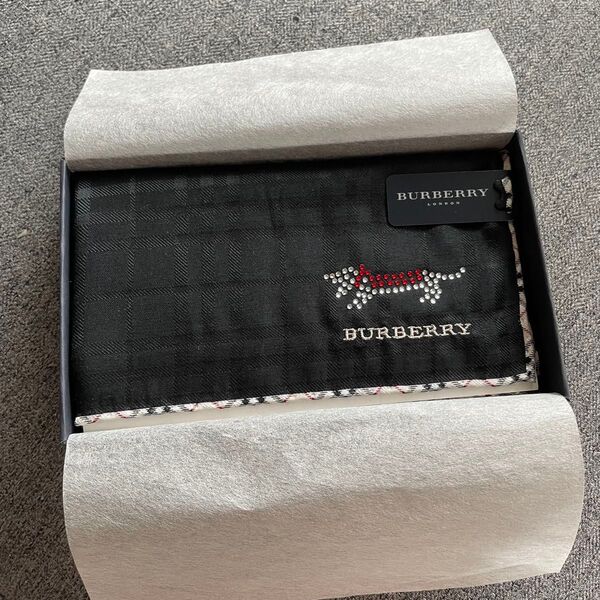 新品 未使用 BURBERRY ハンカチ バーバリー 大判 ハンカチーフ ビジュー