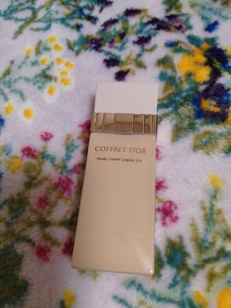 COFFRET D'OR ヌーディカバー リキッドUV オークルC