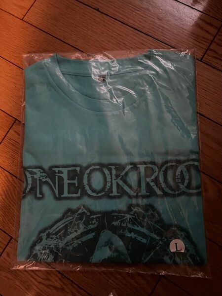 新品未着用!ONE OK ROCK シャツ(Lサイズ)