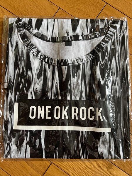 新品未着用!ONE OK ROCK シャツ(Lサイズ)