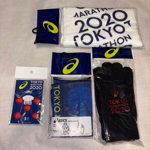 東京マラソン2020 グッズ タオル ネックガード グローブ ゼッケンスナップ セット アシックス 未使用未開封 asics