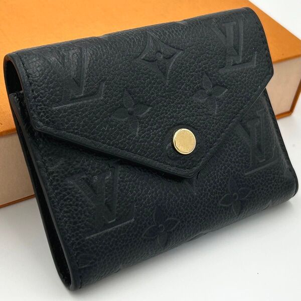 LOUIS VUITTON ルイヴィトン モノグラムアンプラント ポルトフォイユ ヴィクトリーヌ 三つ折り 財布 レディース 黒