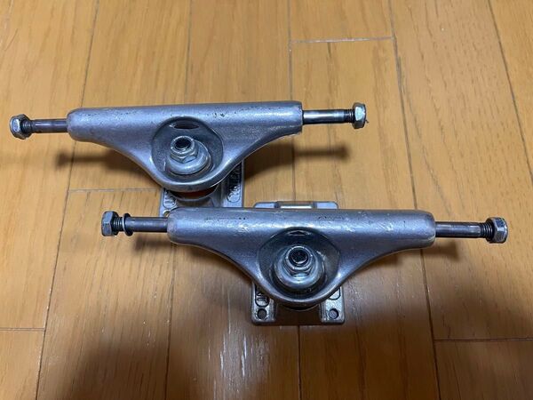 インディペンデントトラック129 independent スケートボードスケボー ベンチャー サンダー エース TRUCKS
