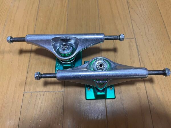 ベンチャー トラック V-LIGHTS OG GREEN 5.2 HI INDEPENDENT スケートボードスケボー サンダー