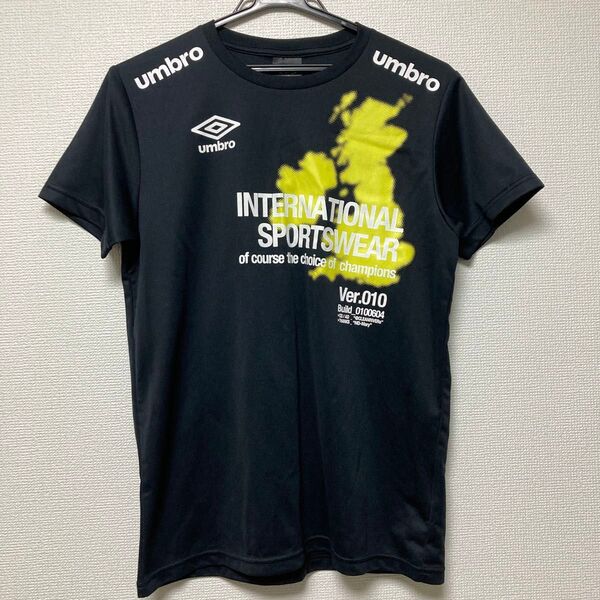 DESCENTE製 アンブロ(umbro)の機能性Tシャツ