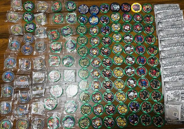 妖怪ウォッチ 妖怪メダル 新品 未使用品 未開封 美品 一部傷や汚れあり