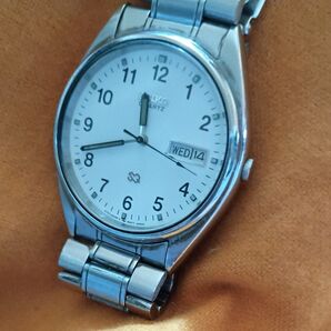 SEIKO QUARTZ 腕時計 メンズ シルバー デイデイト