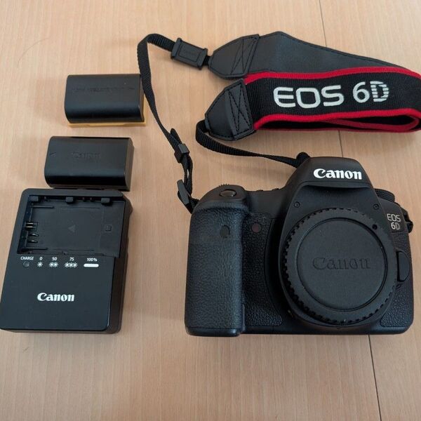 Canon デジタル一眼 EOS 6D ボディ ブラック 動作確認済 予備バッテリー シャッター数少 フルサイズ