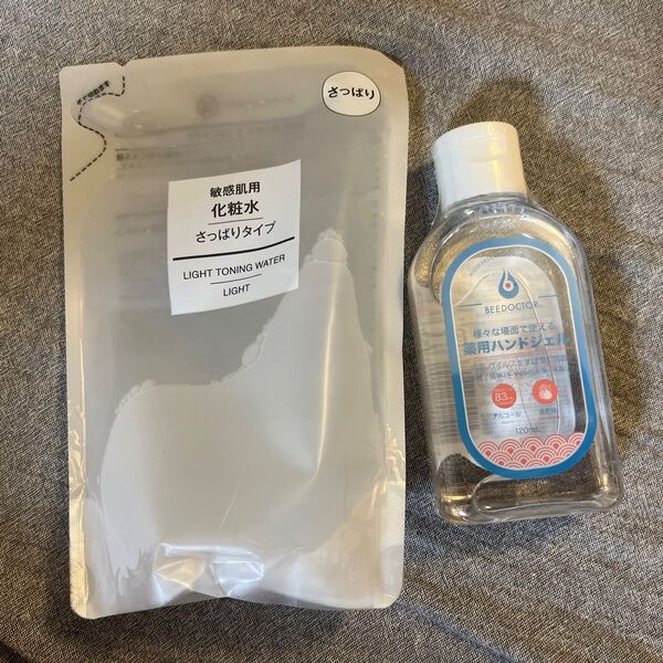 「無印良品 化粧水 敏感肌用 さっぱりタイプ」と「研豊産業株式会社 薬用ハンドジェル」のセット