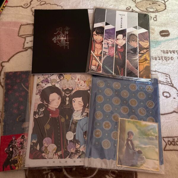 刀剣乱舞 とうらぶ コミケ特典付き祝画図録セット 三日月宗近 加州清光 刀ステ 鈴木拡樹 和田雅成 荒牧慶彦 染谷俊之 北村諒