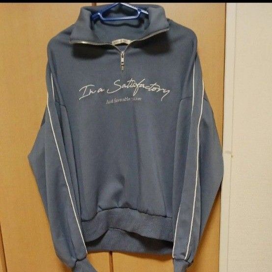 新品未使用レディーストップスハーフジップダンボール素材ロゴ刺繍NICE CLAUP