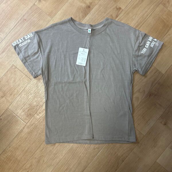 Tシャツ 袖プリント ベージュ