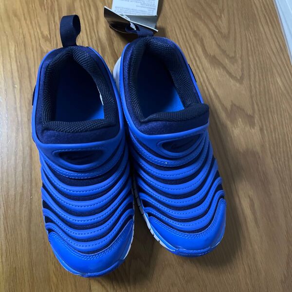 未使用 ナイキ NIKE ダイナモフリー スニーカー スリッポン