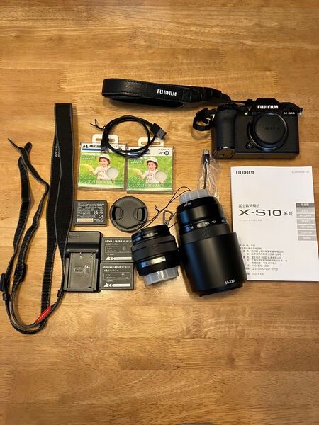【美品】FUJIFILM X-S10 ミラーレス ダブルズームレンズキット