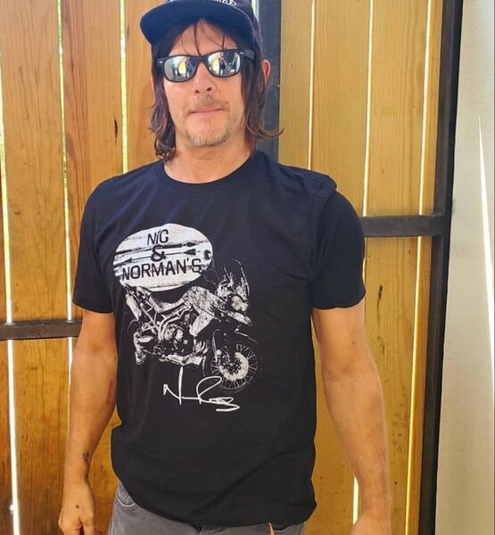 ウォーキングデッドのダリル!ノーマンリーダス★海外限定Tシャツ