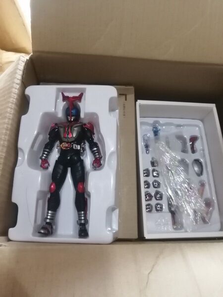 S.H.Figuarts フィギュアーツ 真骨彫製法 仮面ライダー カブト ハイパーフォーム