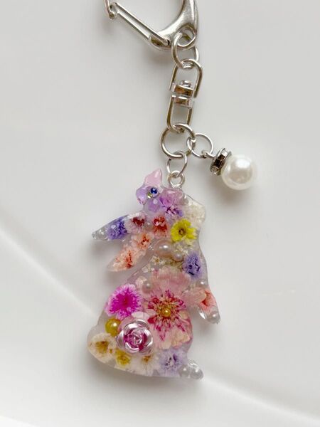 レジン ハンドメイド うさぎフラワー キーホルダー