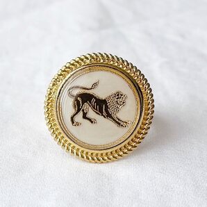 ライオンの指輪 リング ゴールド 金色 ヴィンテージボタン
