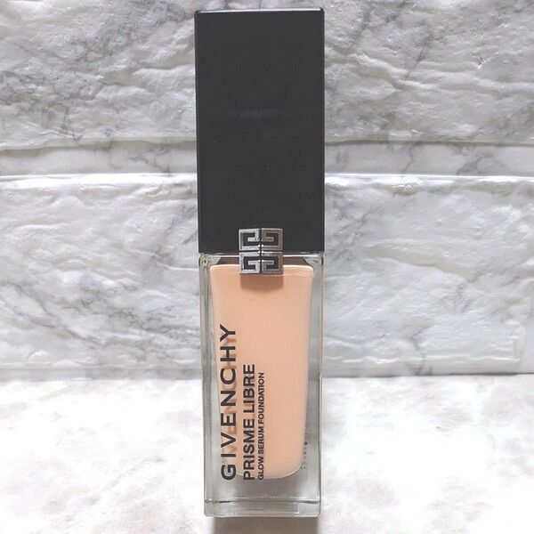 GIVENCHY ジバンシィ プリズム リーブル グロウ セラム ファンデーション 30ml 1.5c リキッドファンデーション