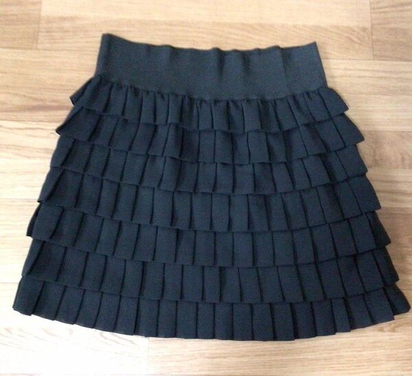 【KLEIN PLUS】黒フレアスカート