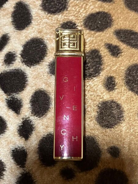 2 美品 ジバンシー GIVENCHY ガスライター 着火確認済 ガス漏れ無し レッド 赤 タバコ たばこ 煙草 喫煙グッズ