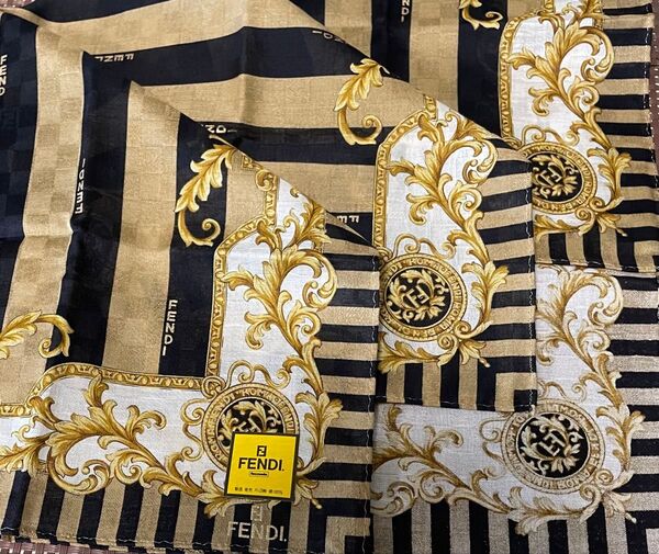 フェンディハンカチ スカーフ 大判 FENDI ズッカ ペカン ストライプ