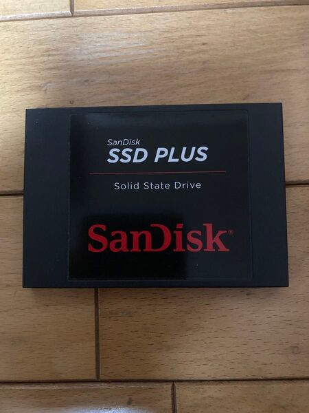 SanDisk PLUS SATA SSD2.5インチ 一枚 中古商品 480GB