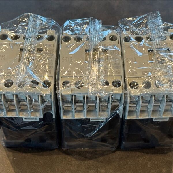 三菱電機 低圧開閉器 電磁接触器 S-T12 AC200V 3個セット