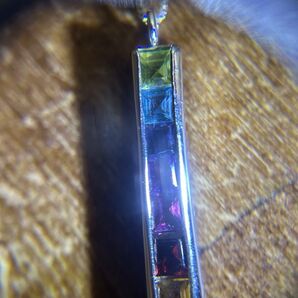 k10WG 七色の宝石 アミュレットネックレス 美品!