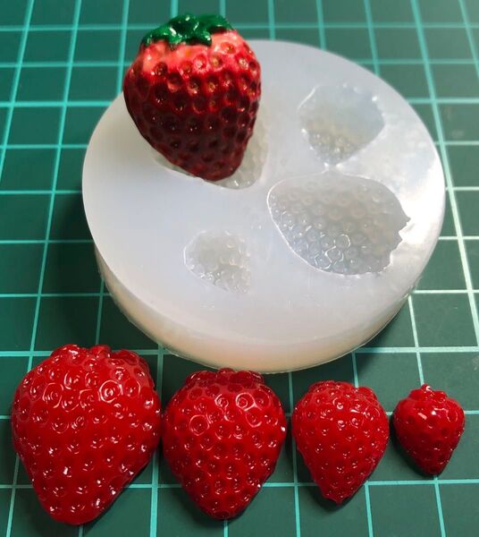 【ヘタ付き いちご4サイズ】シリコンモールド ケーキ フルーツ 苺 ストロベリー