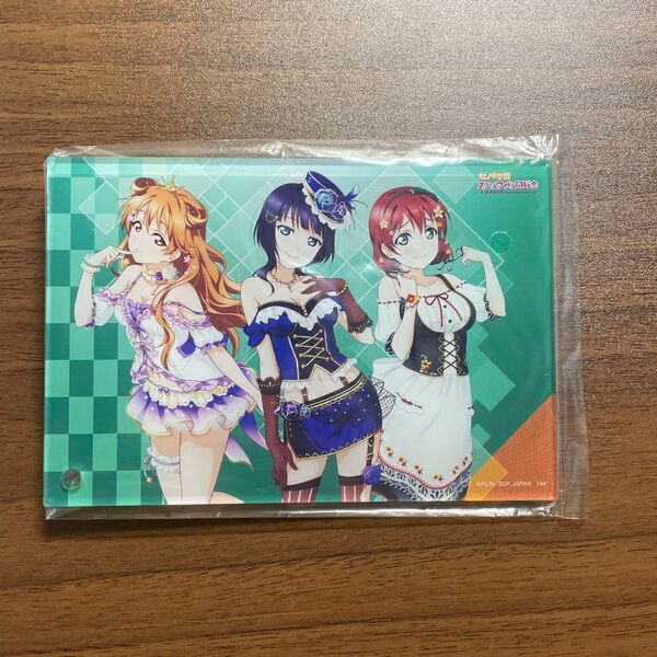 ラブライブ 虹ヶ咲 朝香果林 近江彼方 エマ・ヴェルデ アクリルボード