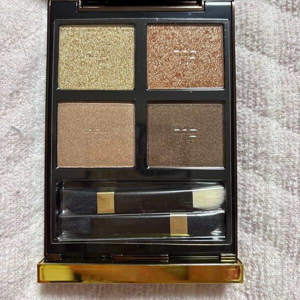 TOM FORD アイ カラー クォード 01 GOLDEN MINK