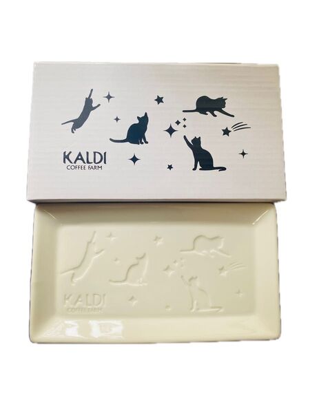 【新品未使用品】KALDI COFFEE FARM オリジナルネコプレート 黒猫 食器 皿 人気 白 プレート カルディ レンジ可