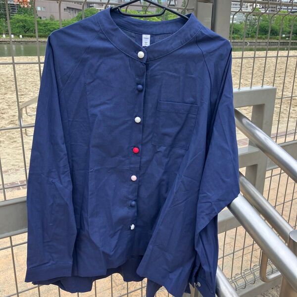 IENA バンドカラーシャツ ネイビー カラフルボタン