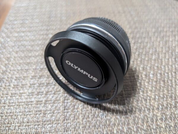 OLYMPUS M.ZUIKO DIGITAL ED 14-42mm F3.5-5.6 EZ フィルター、金属製レンズフード付き