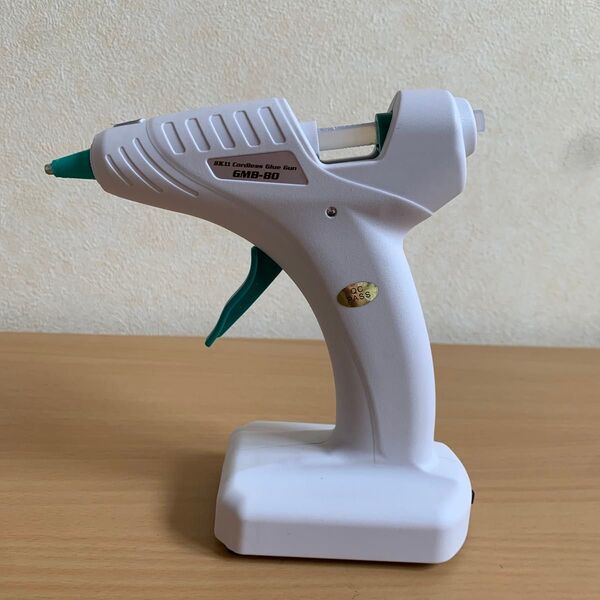 電池式グルーガン
